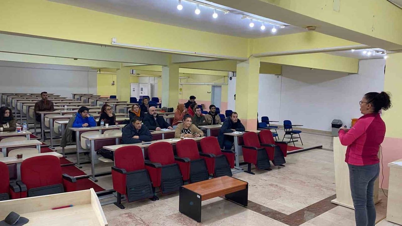 Edremit MYO'da Hijyen Eğitimi Uygulandı