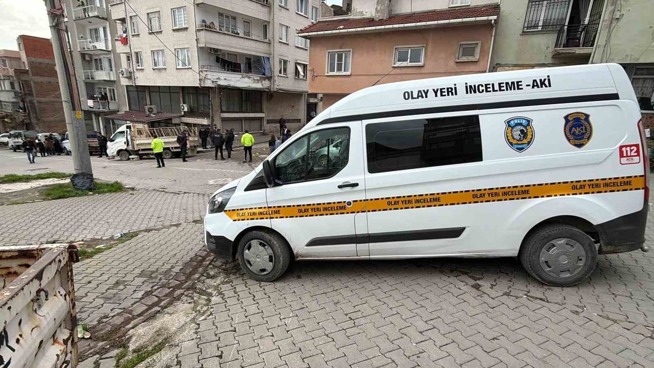 Edremit'te Alacak Verecek Kavgası: 2 Yaralı