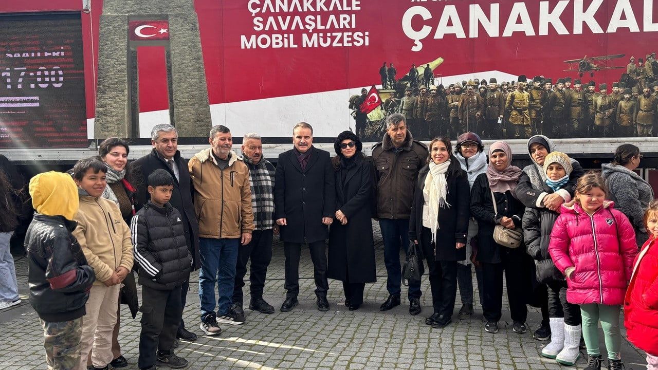 Edremit'te Çanakkale Savaşları Mobil Müzesi Ziyaretçilerle Buluştu