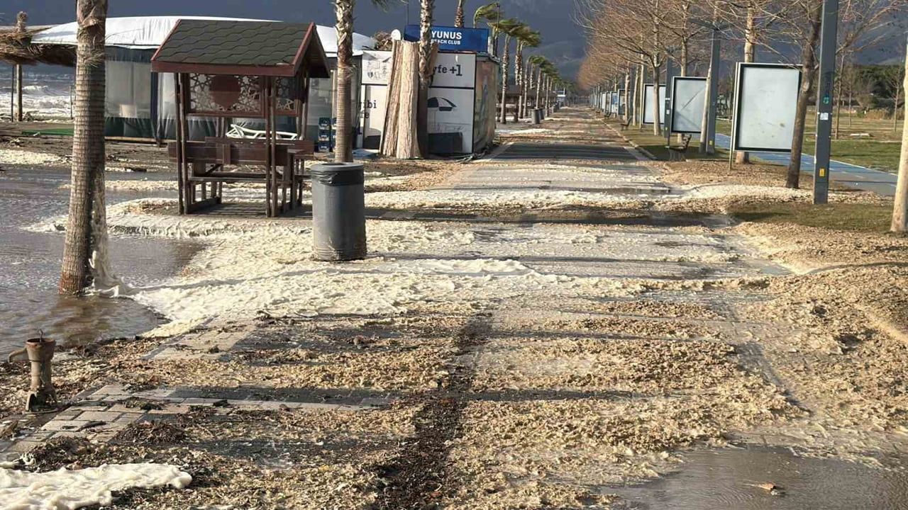 Edremit'te Lodos'un Getirdiği Ilginç Doğa Olayı