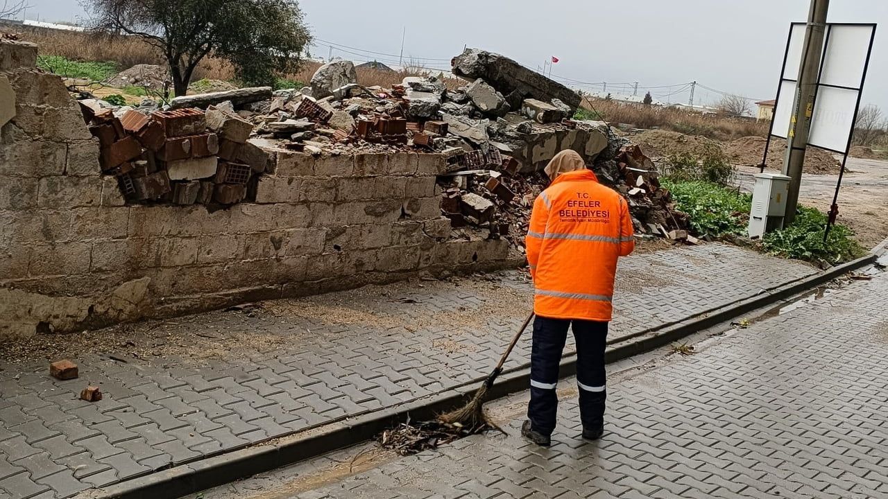Efeler Belediyesi'nden Yağmur Teftişi