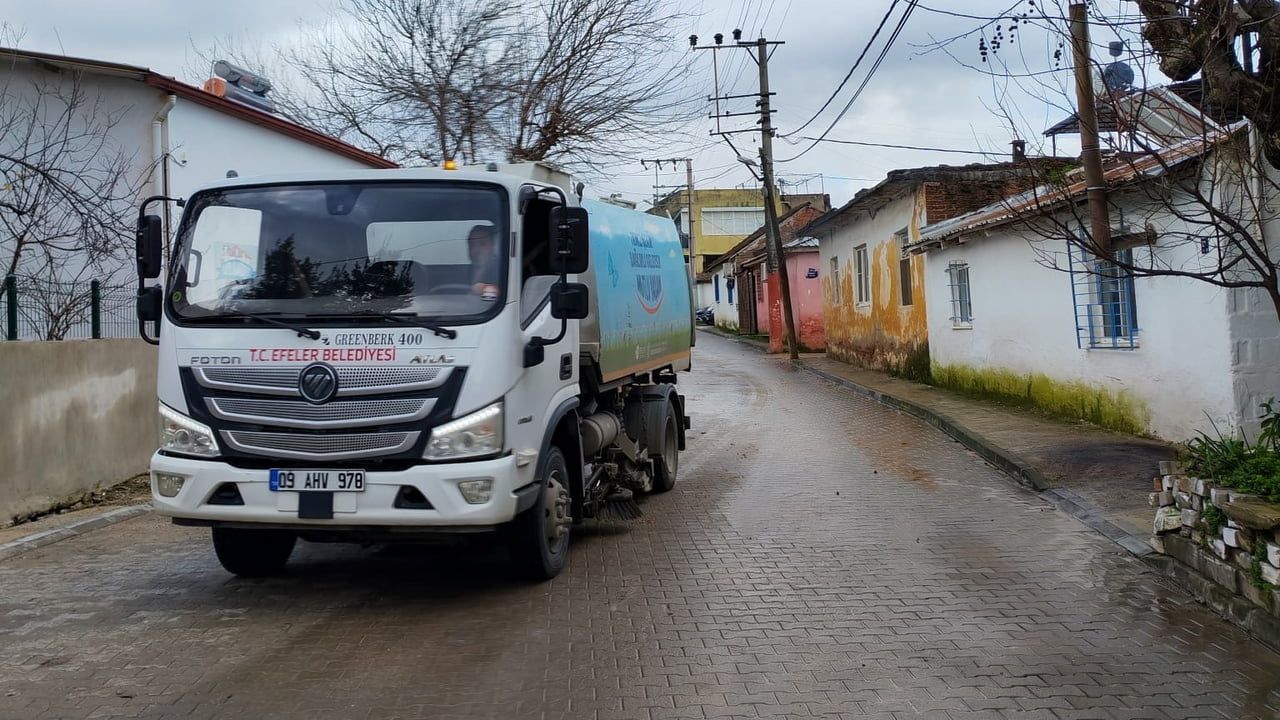 Efeler Belediyesi, Yoğun Yağışların Ardından Hızla Müdahale Ediyor