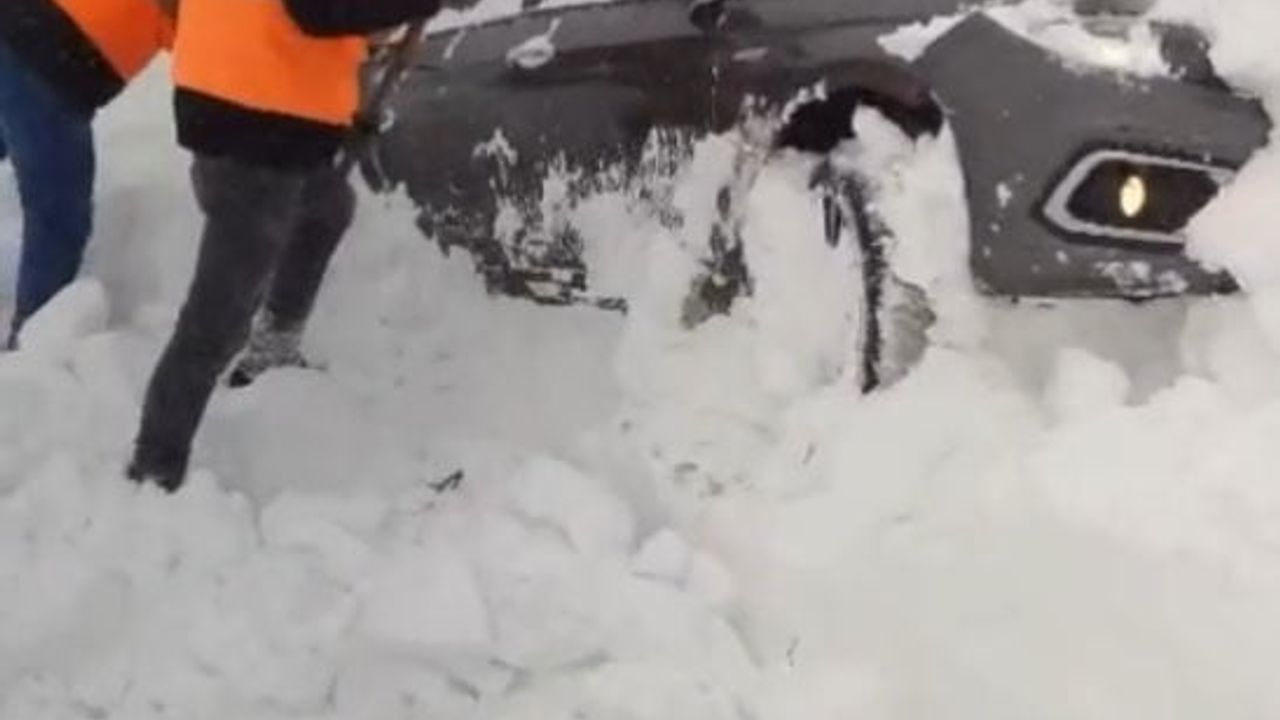 Eğribel Geçidi'nde Kar Yağışı Ulaşımı Olumsuz Etkiledi