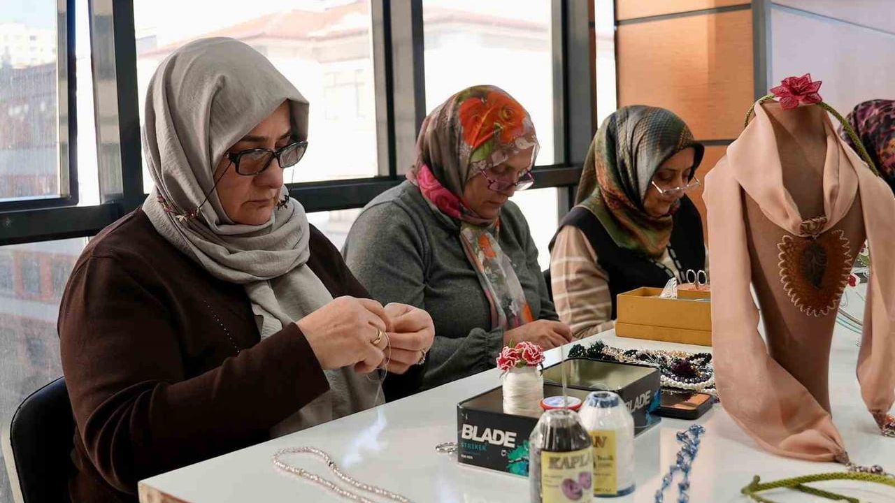 Elazığ’da Kadınlara Yönelik Kurs Programı Devam Ediyor