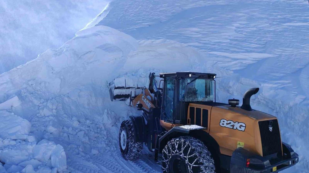 Elazığ’da Kapalı Köy Yollarında Yeniden Çalışmalar Başladı
