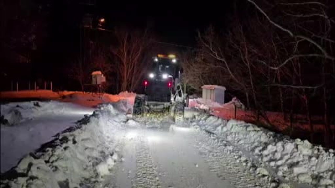 Elazığ'da Karla Mücadele Çalışmaları Devam Ediyor