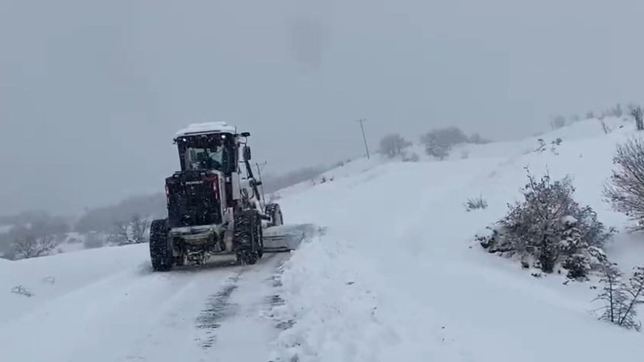 Elazığ'da Karla Mücadele Devam Ediyor