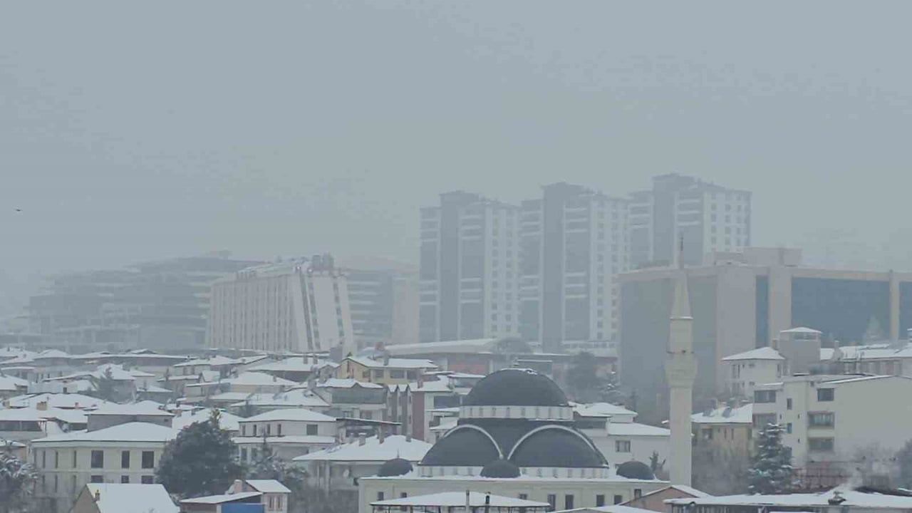 Elazığ'da Yüksek Kesimlerde Görüş Mesafesi Düşüyor