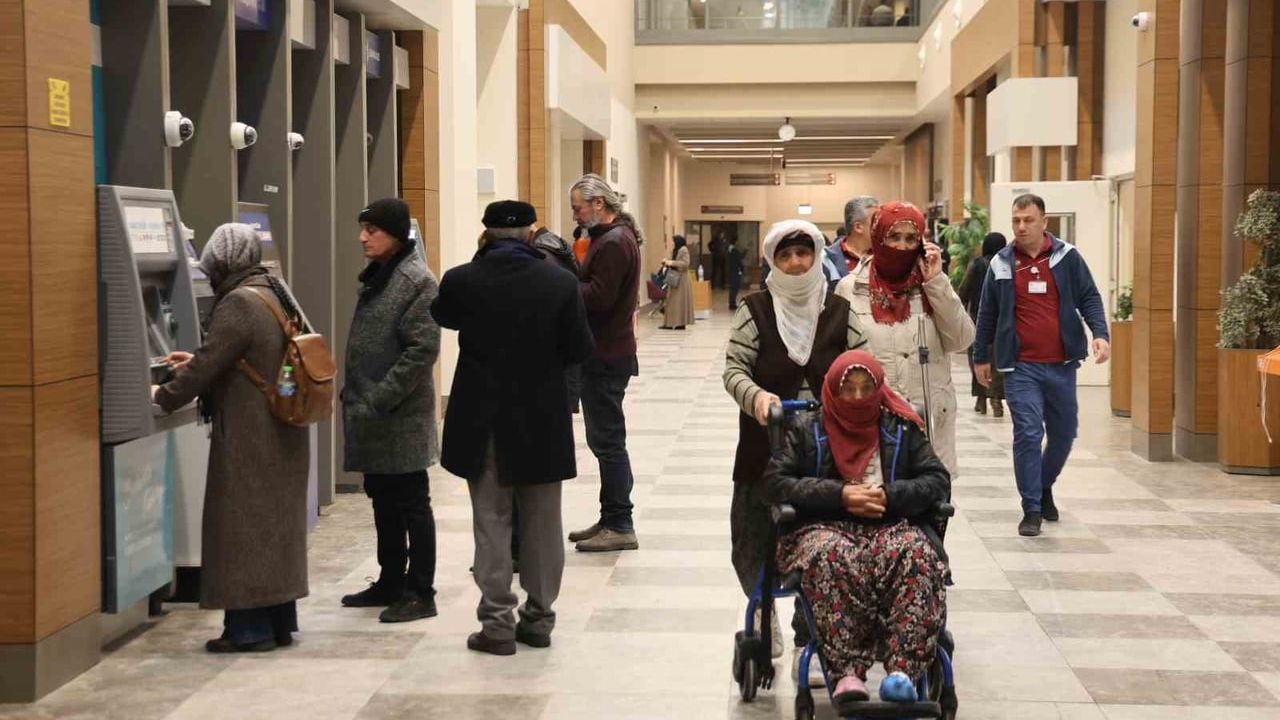 Elazığ Fethi Sekin Şehir Hastanesi'nde 2025'te 2 Milyon 810 Bin Hasta Tedavi Edildi