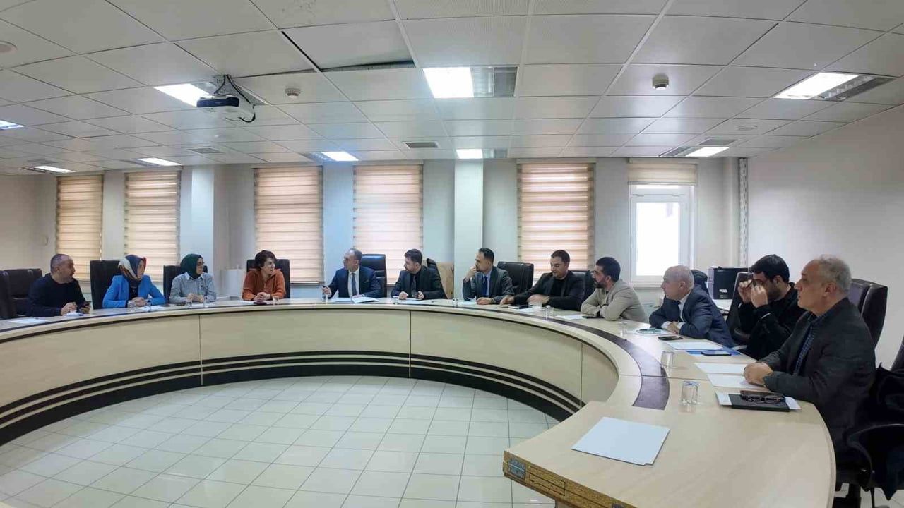 Elazığ Fethi Sekin Şehir Hastanesi'nde Değerlendirme Toplantısı