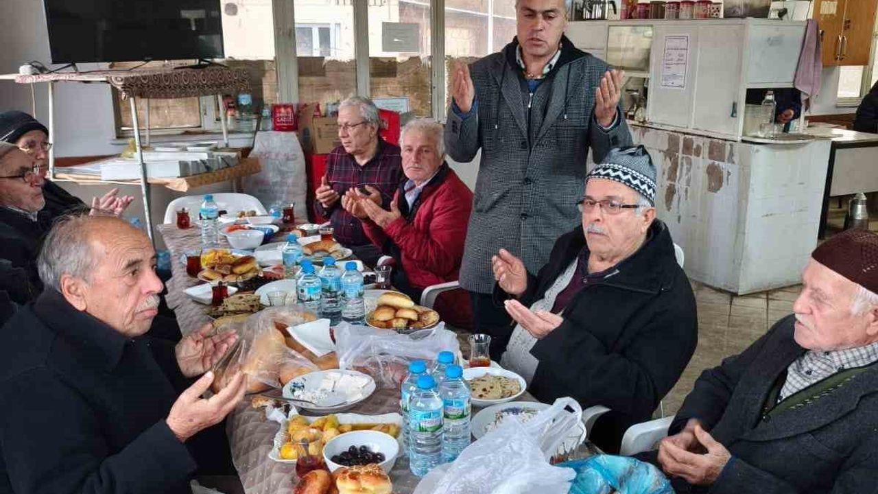 Elderesi'nde Sabah Namazı Buluşmaları Sürüyor