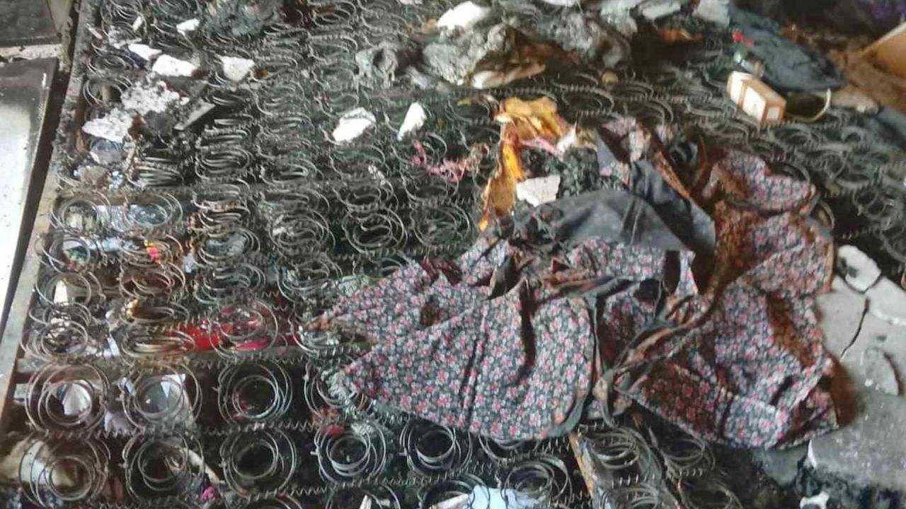 Elif Mahallesi'nde Yangın: Eşyalar Küle Döndü