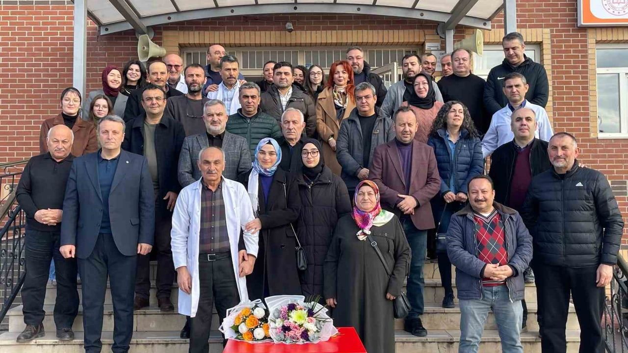 Emekli Felsefe Öğretmeni Mehmet Yıldız’a Duygusal Veda