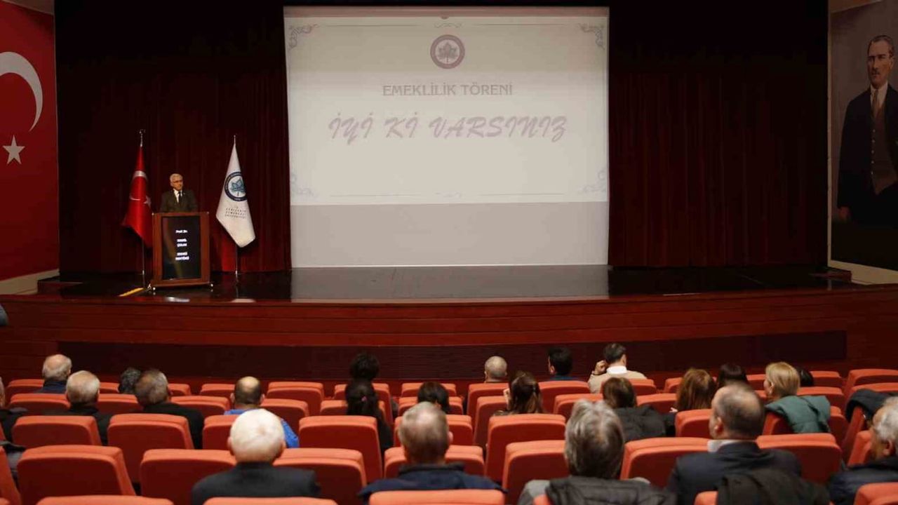 Emekli İdari Personel İçin Duygu Dolu Tören