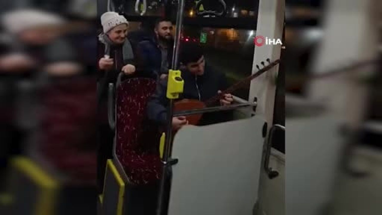 Eminönü-Arnavutköy Seferinde Sazlı Yolculuk
