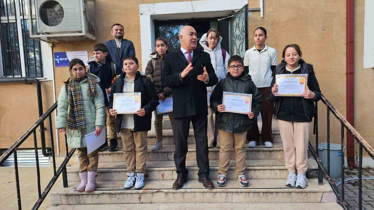 Emirdağ Ortaokulu'ndan 'Ayın Öğrencileri' Ödül Töreni