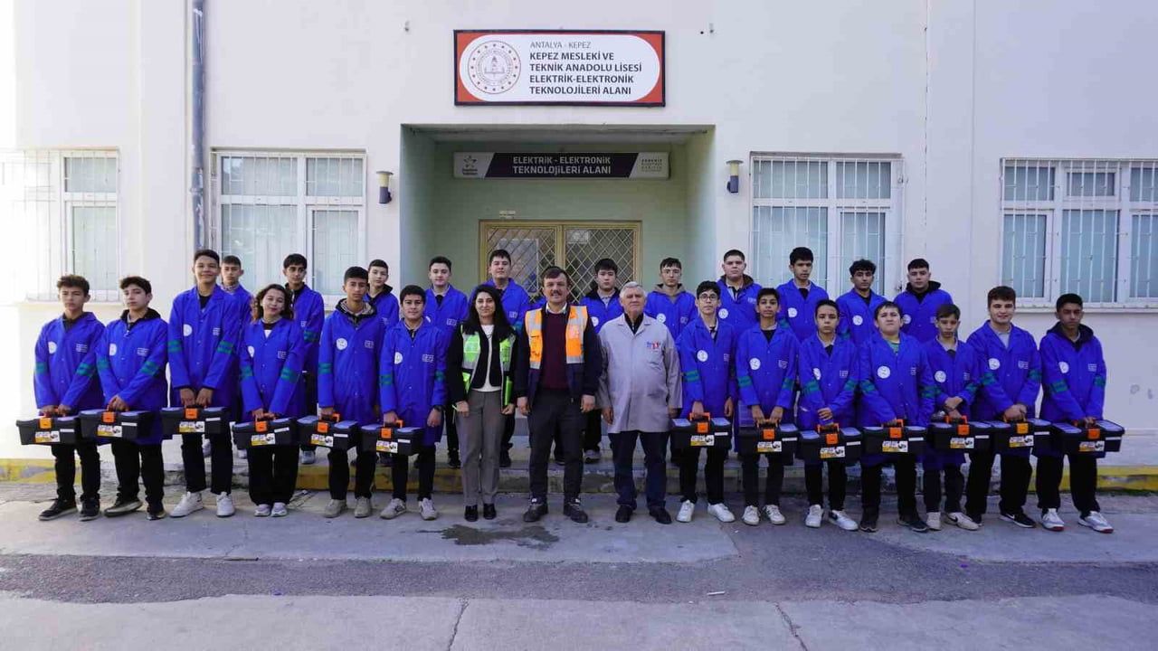 Enerjinin Yıldızları Projesi ile Geleceğin Uzmanları Yetişiyor