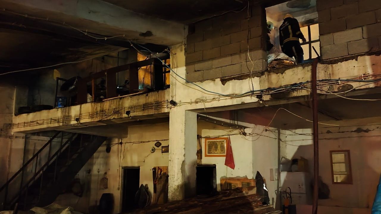 Erciş'te Marangoz Atölyesinde Yangın Çıktı