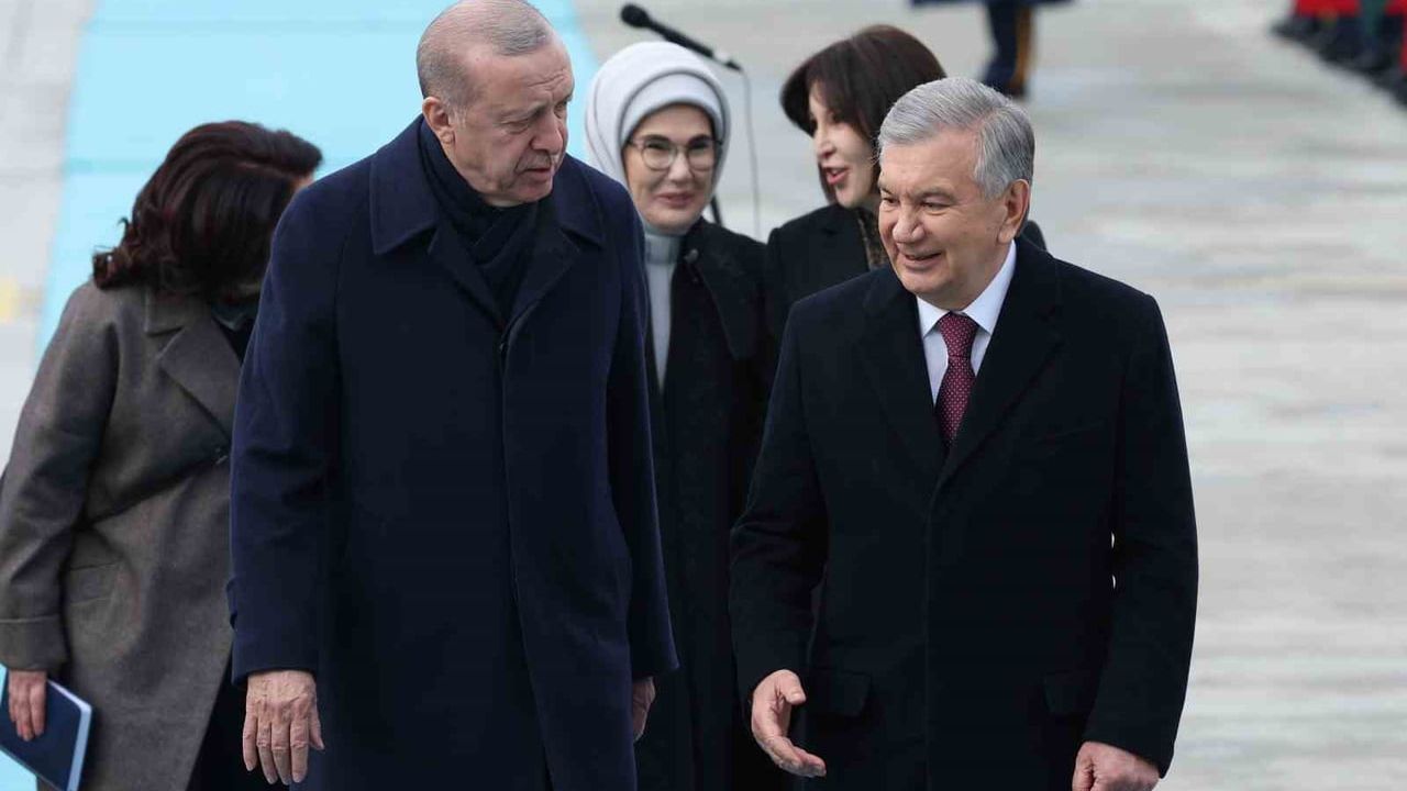 Erdoğan ve Mirziyoyev: Resmi Törenle Karşılama
