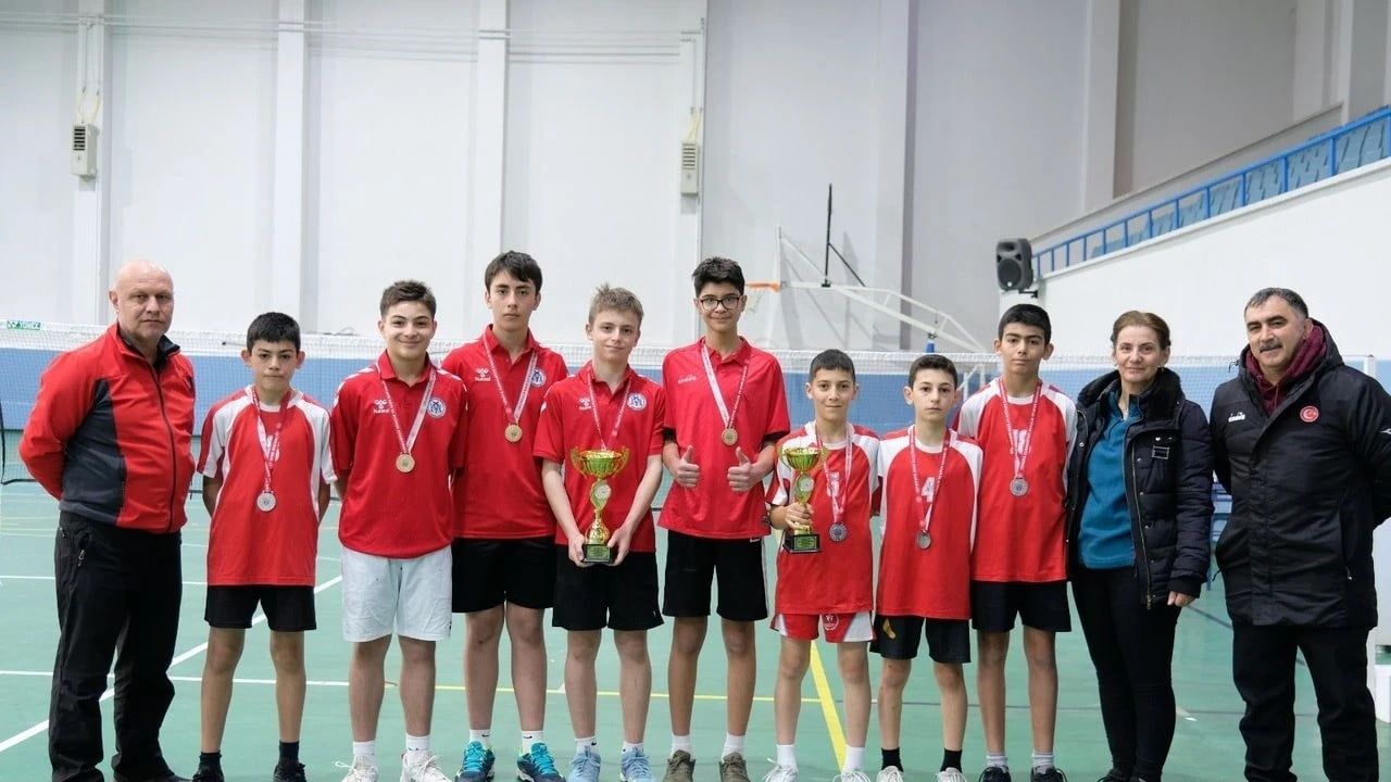 Erzincan'da Badminton İl Birinciliği Müsabakaları Sona Erdi