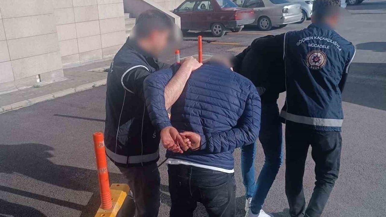 Erzincan'da Kaçak Göçmen Operasyonu: 19 Yakalandı, 3 Tutuklandı
