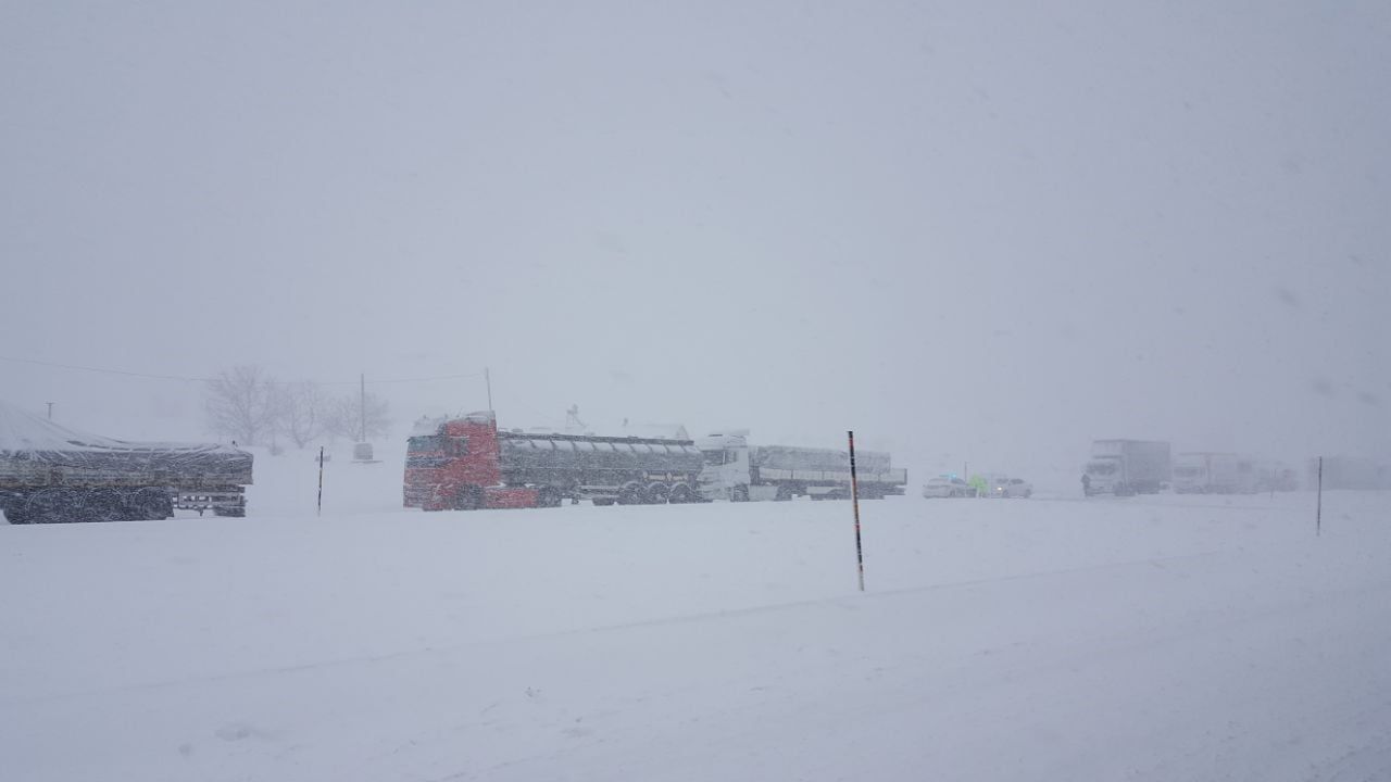 Erzincan'da Kar ve Tipi Ulaşımı Olumsuz Etkiliyor
