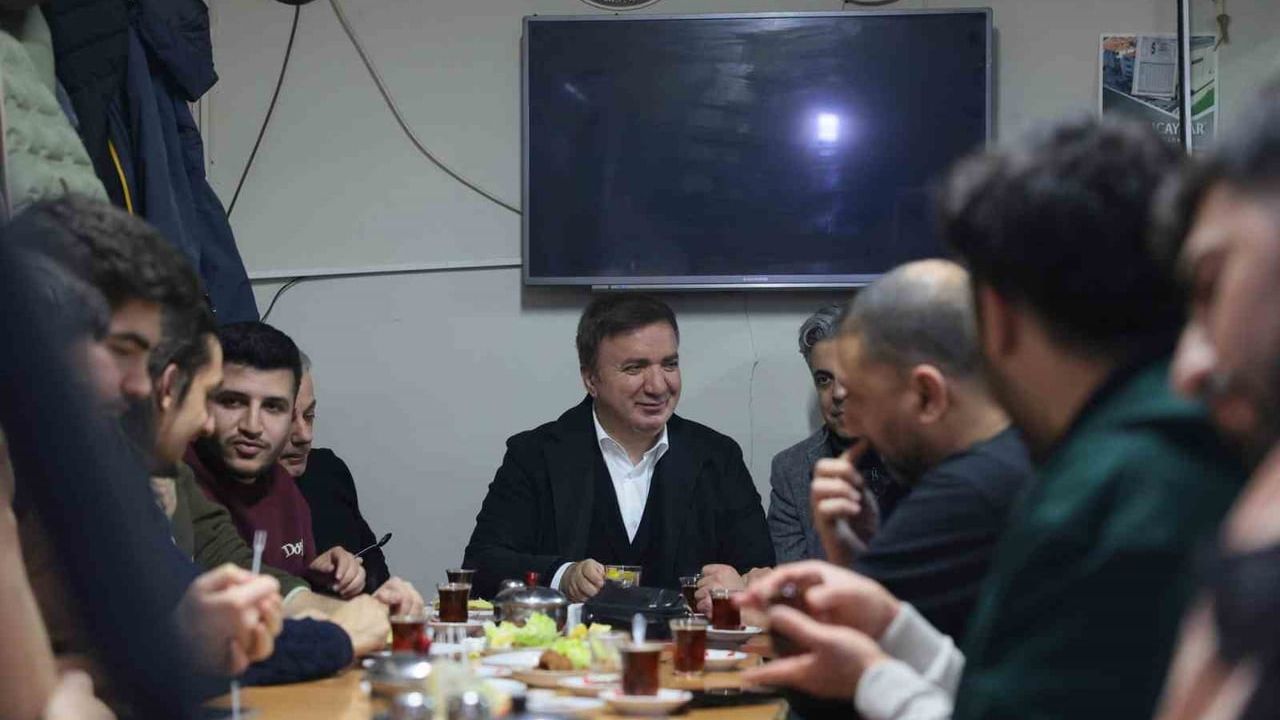 Erzincan'da Sıcak Bir Buluşma: Sobada Kaşarlı Patates Keyfi