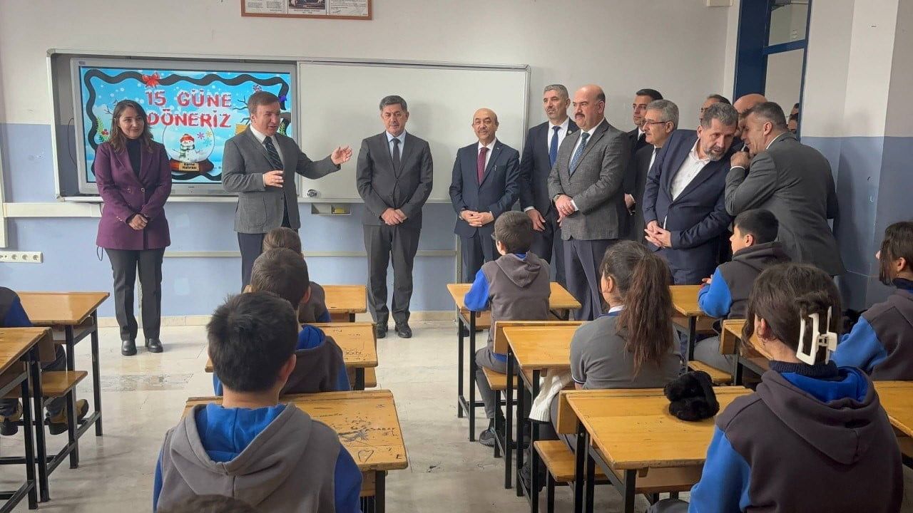 Erzincan Valisi'nden Öğrencilere Kayak ve Köfte Ekmeği Sözü