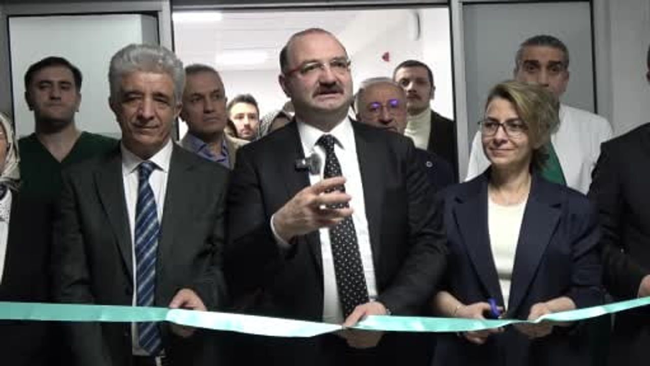 Erzurum Atatürk Üniversitesi'nde Yeni Anjiyografi Cihazı Hizmete Açıldı