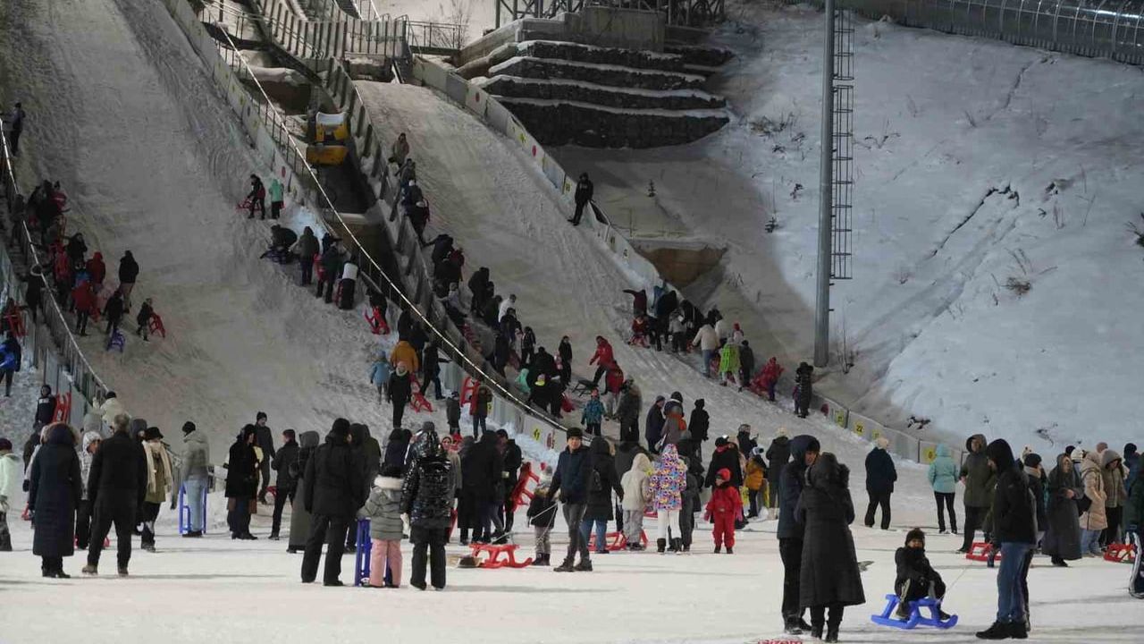 Erzurum'da Kızak Şenliği Coşkusu