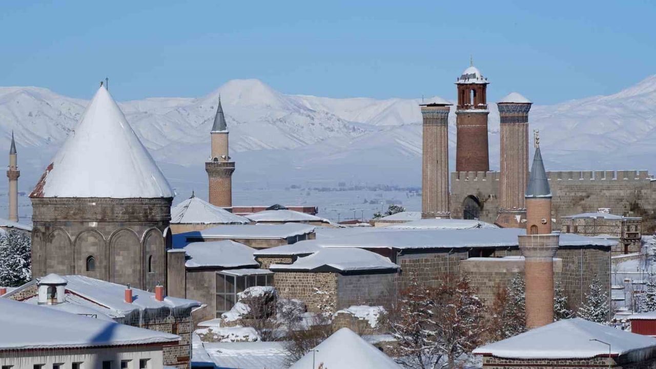 Erzurum'da Okullara Kar Tatili