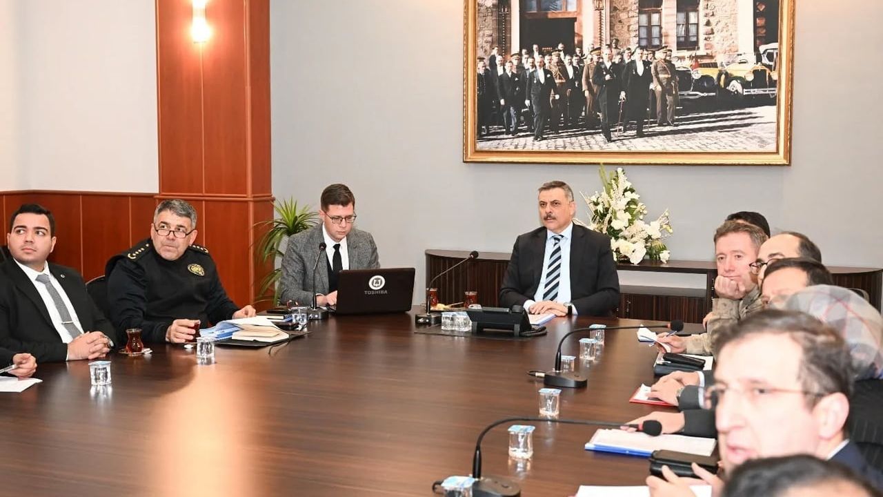 Erzurum'da Palandöken Zirvesi Gerçekleşti