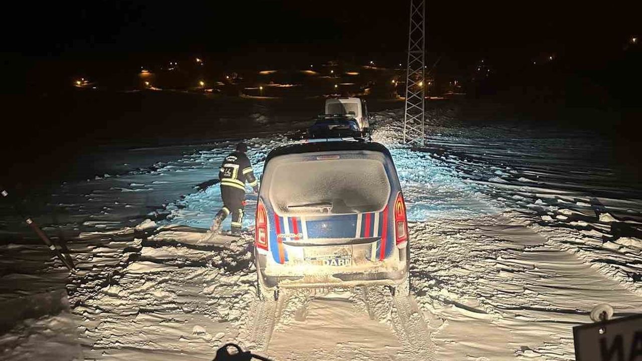Erzurum'da Yangın Üzerine İtfaiye Ekiplerinin Mücadelesi