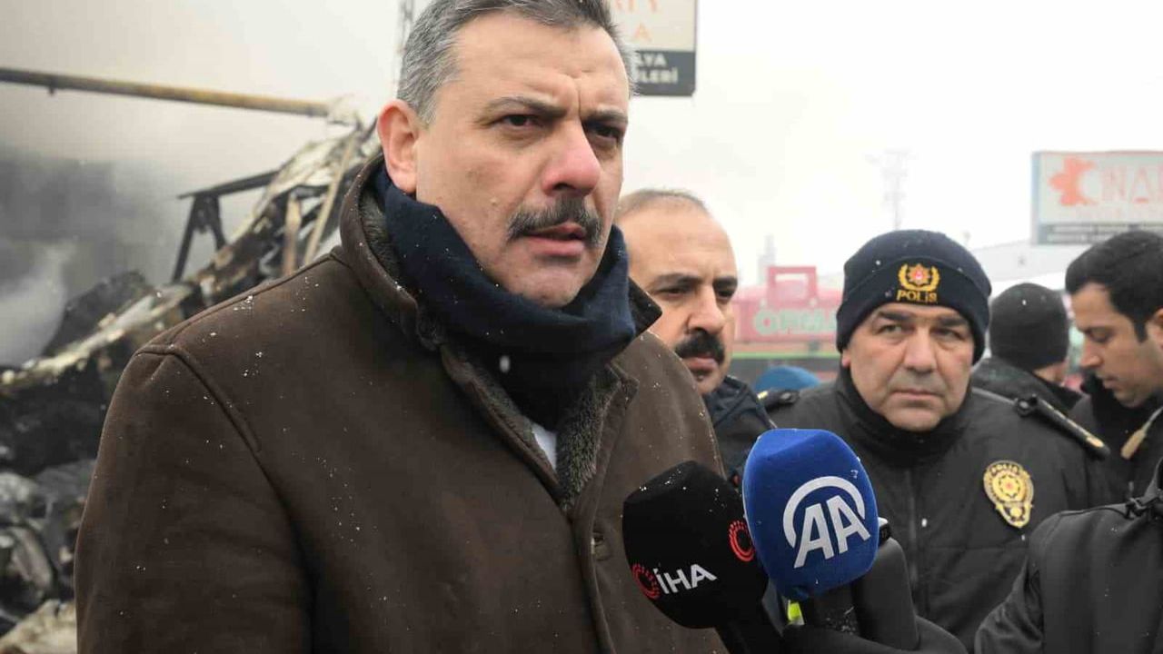 Erzurum'daki Yangın Sonrası Vali Çiftçi'den Açıklama