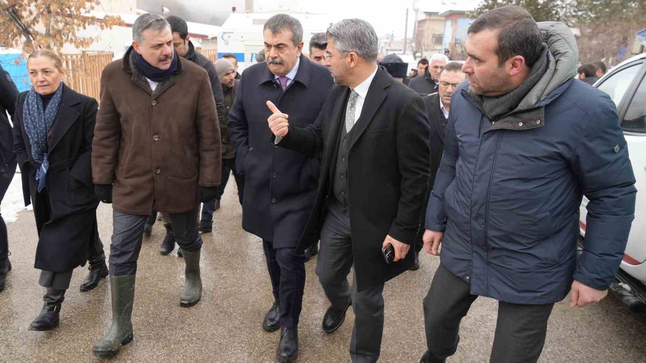 Erzurum'daki Yangında Ölü Sayısı İkiye Yükseldi