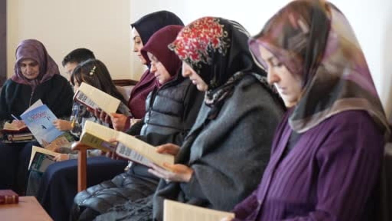 Erzurumlu Ev Hanımları Kitap Kulübü