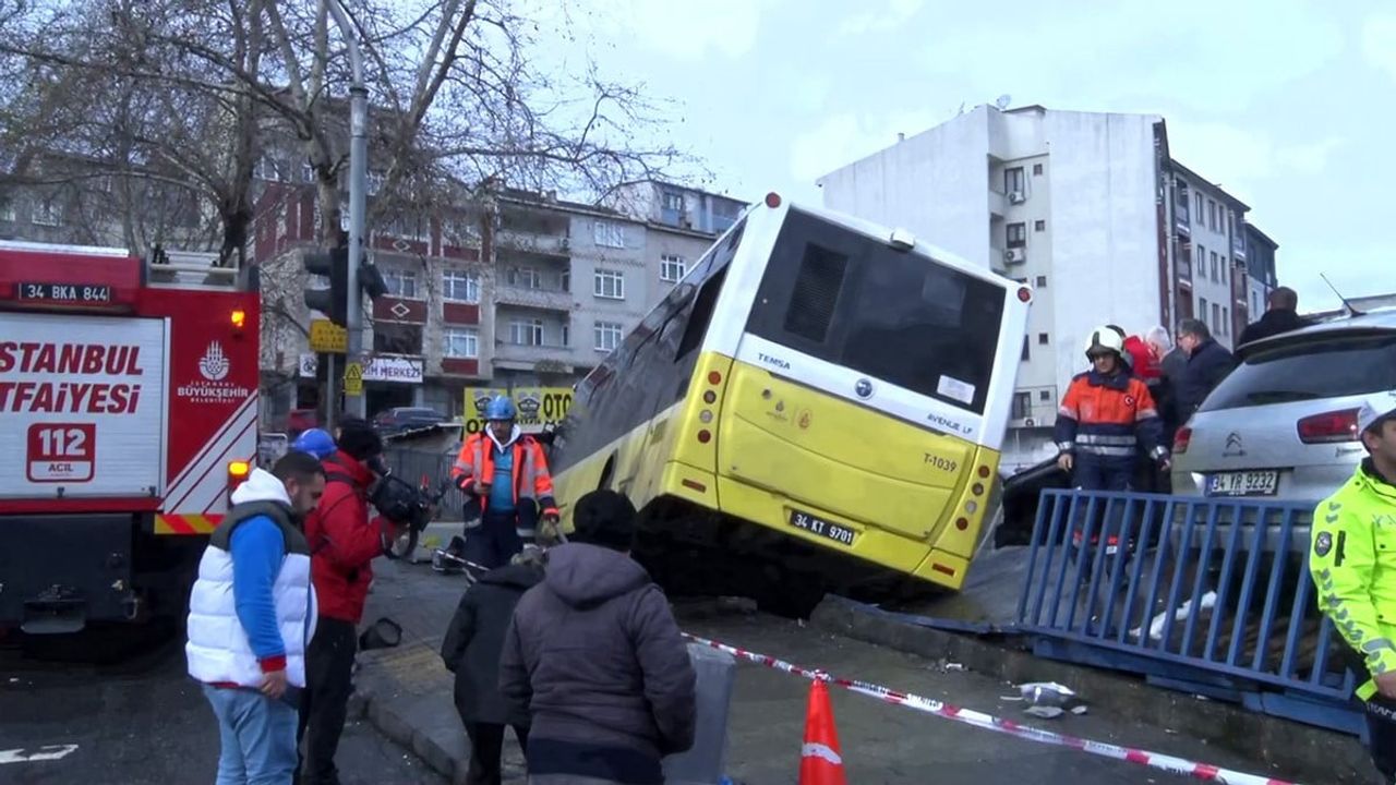 Esenler'de İETT Otobüsü Otoparka Girdi