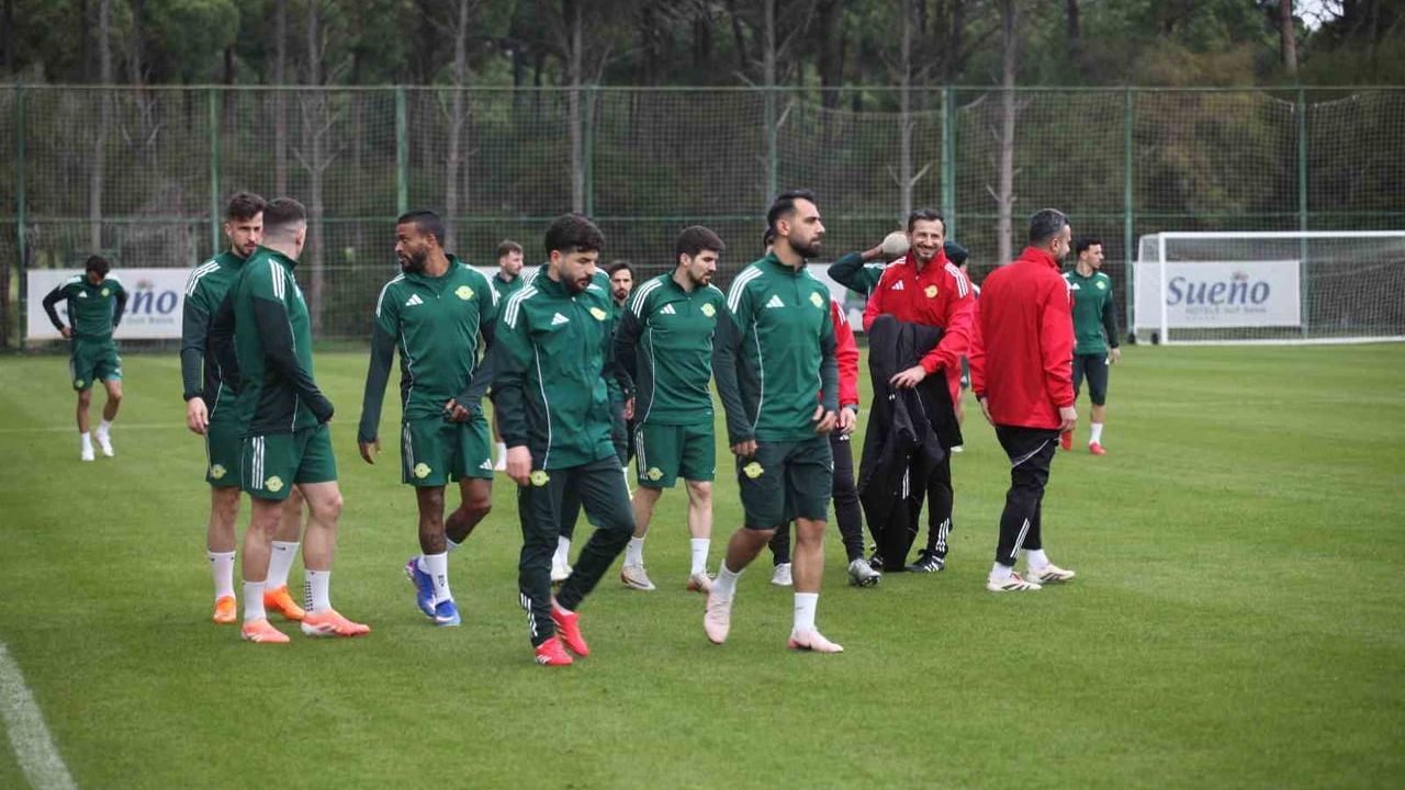 Esenler Erokspor Antalya'daki Devre Arası Hazırlıklarını Tamamladı