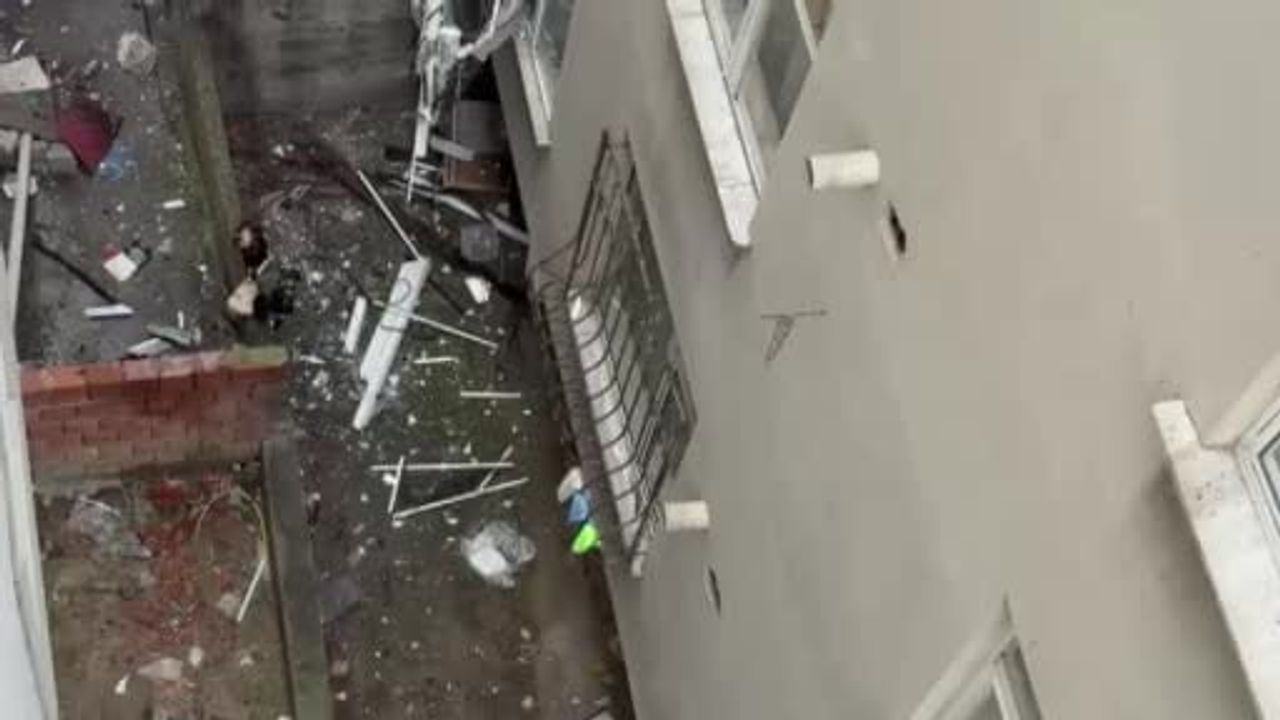 Esenyurt'ta 4 Katlı Binada Patlama