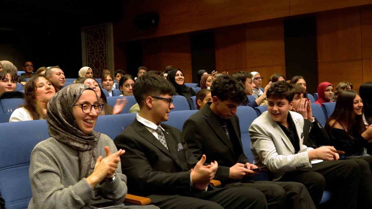 ESEV Tiyatro Günleri'nde Ödüller Sahiplerini Buldu