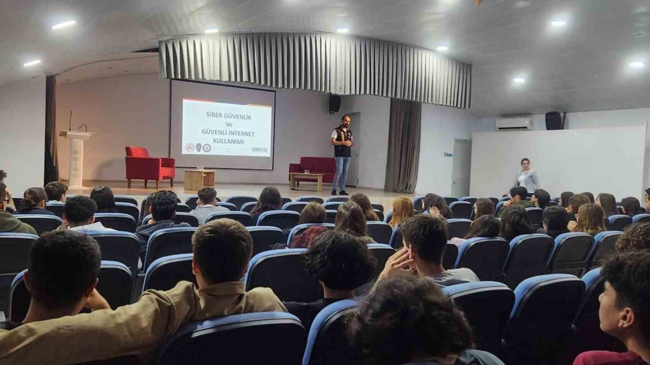Eskişehir'de 65 Binden Fazla Vatandaş Sibernetik Suçlar Hakkında Bilgilendirildi
