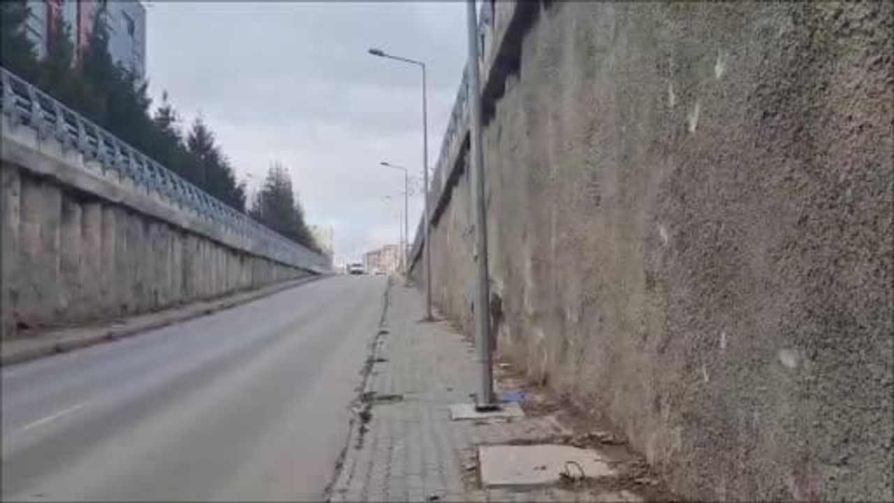 Eskişehir'de Altgeçitteki Buzlar Sürücüleri Endişelendiriyor