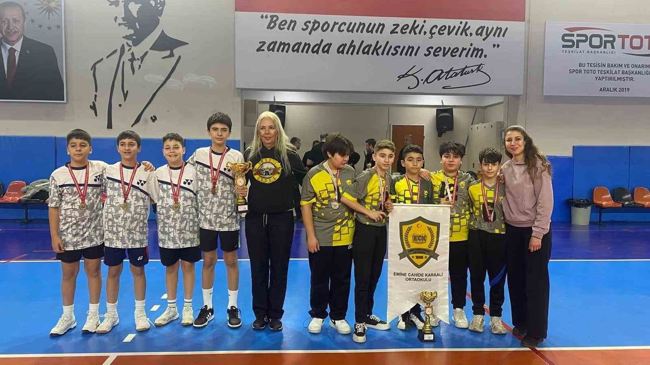 Eskişehir'de Badminton İl Birinciliği Coşkuyla Tamamlandı