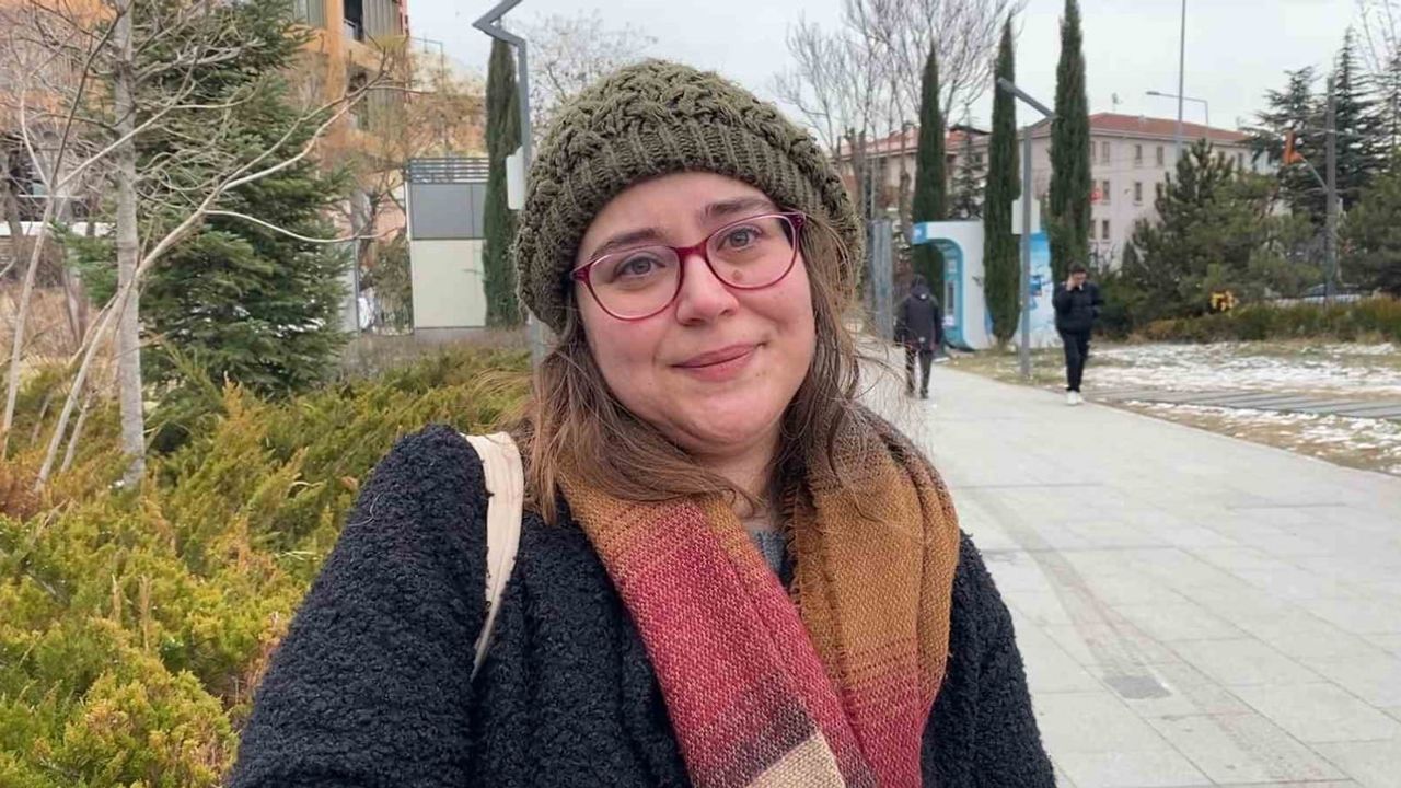 Eskişehir'de Hayvansever Kadın ile Belediyesi Personeli Arasında Köpek Tartışması