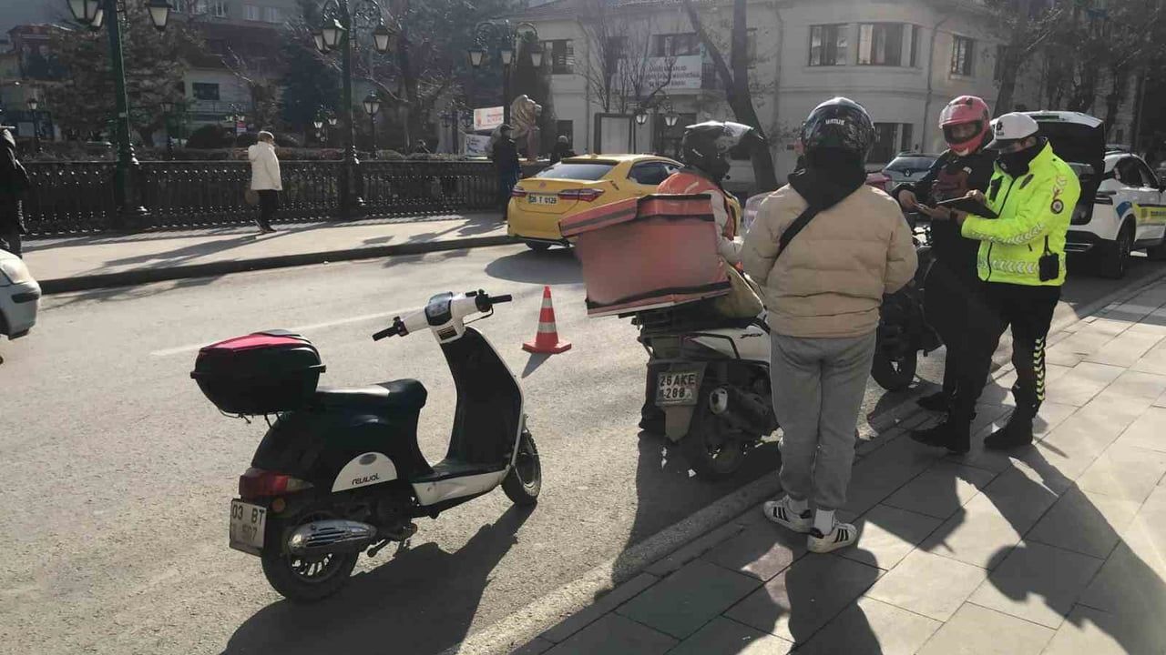 Eskişehir'de Motosiklet Denetimi: 50 Sürücüye Ceza Uygulandı