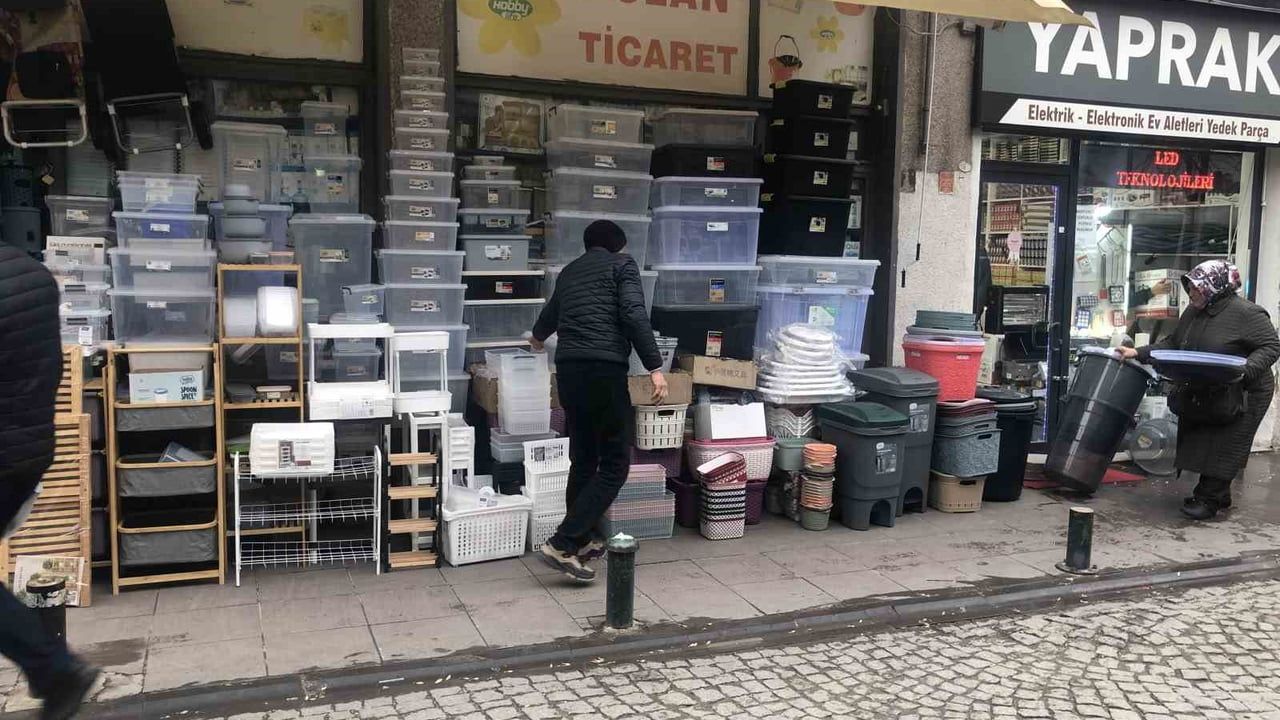 Eskişehir'de Şiddetli Fırtına Hayatı Olumsuz Etkiledi