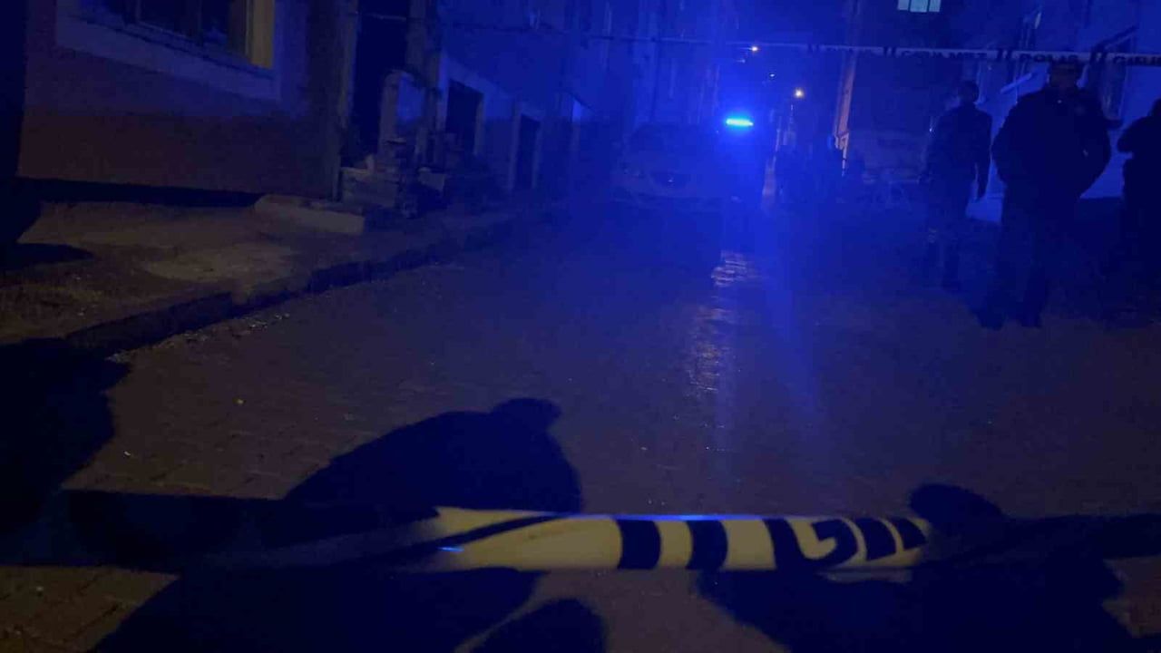 Eskişehir'de Üçüncü Kattan Düşen Birey Ağır Yaralandı