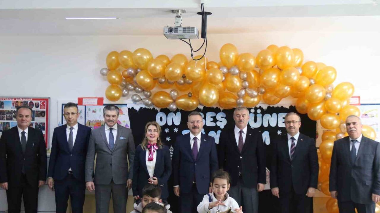 Eskişehir Valisi Aksoy'a Duygusal Veda Töreni