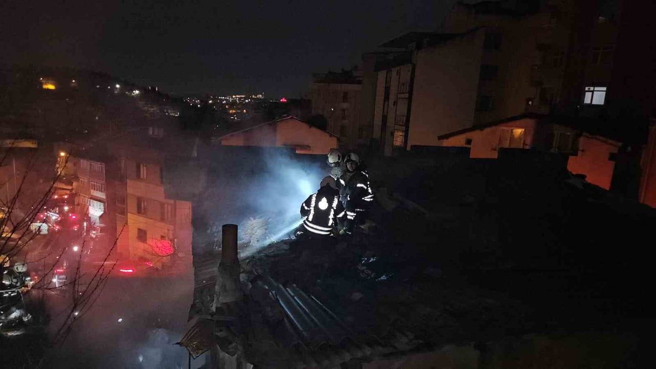 Eyüpsultan'da Gecekondu Yangını: 1 Ölü, 1 Yaralı