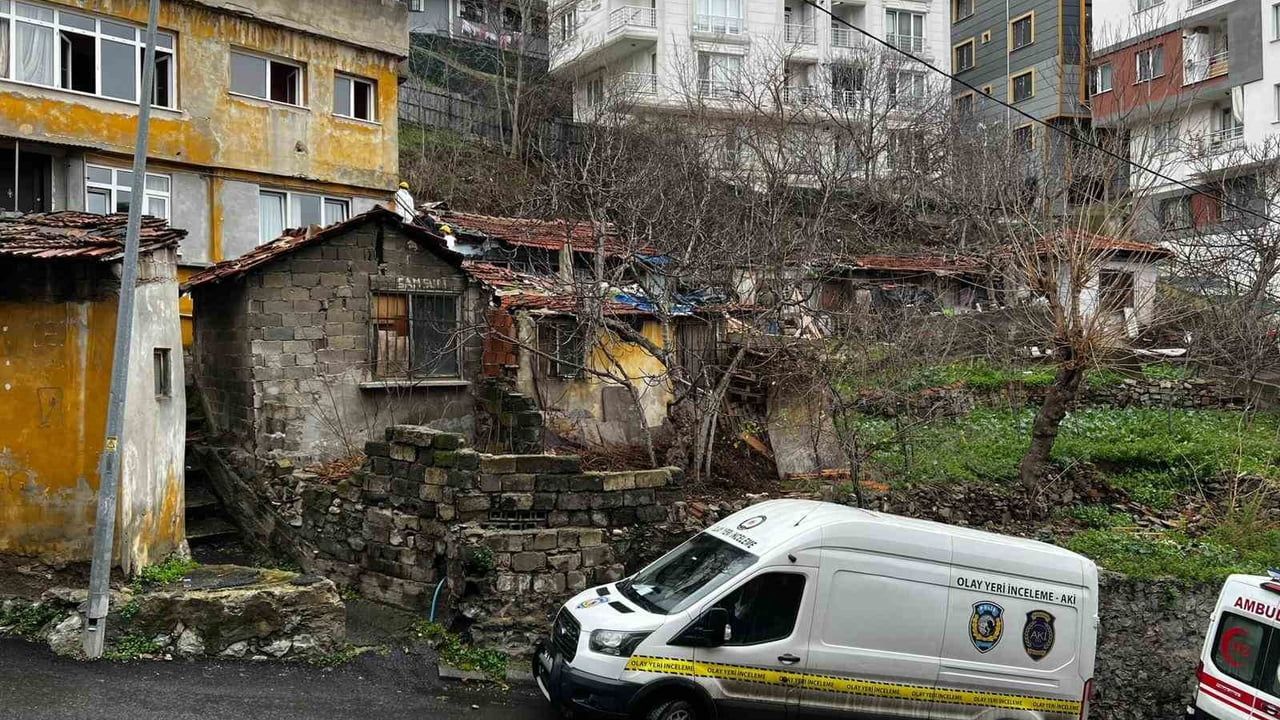 Eyüpsultan'da Gecekonduda Yangın: 1 Ölü, 1 Yaralı